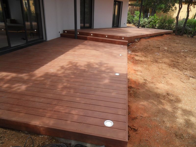 TERRASSE BOIS DANS LE VAR