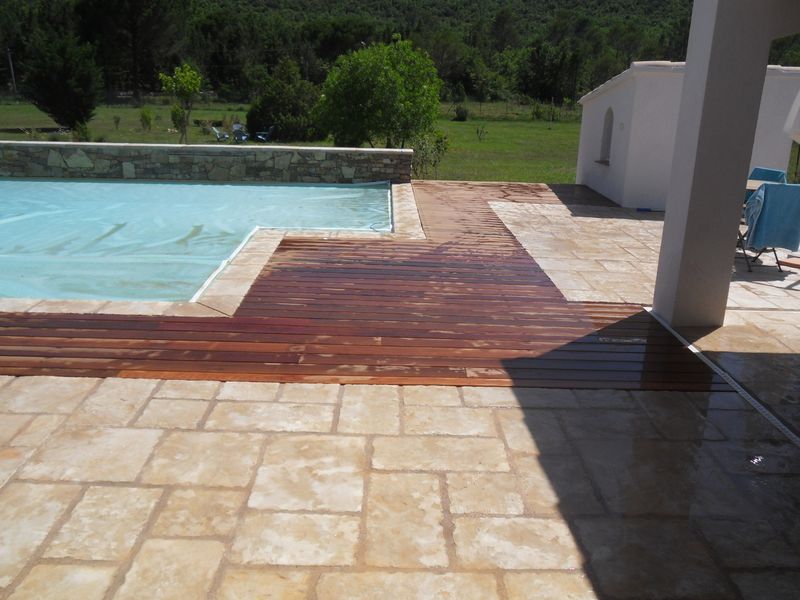 PIERRE ET BOIS EXOTIQUE