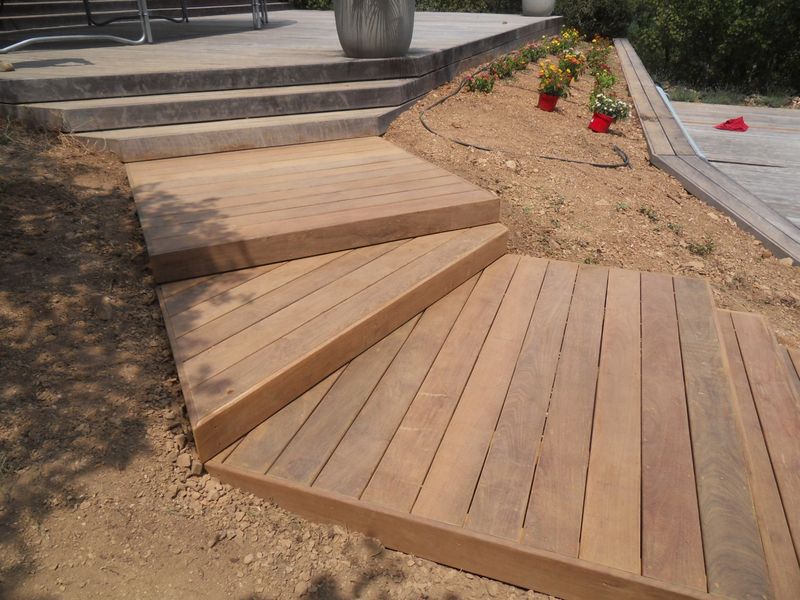 AMBIANCE BOIS DANS LE VAR