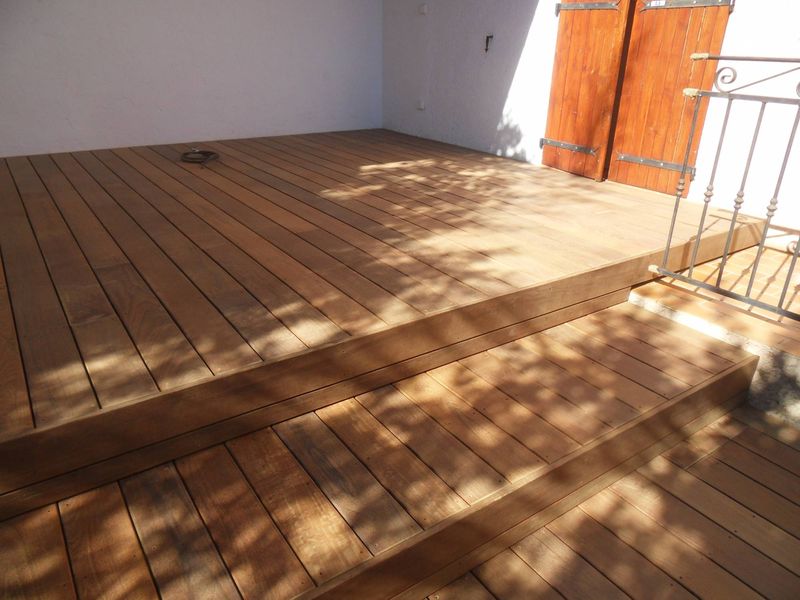 TERRASSE BOIS LAMES IPE DANS LE VAR 