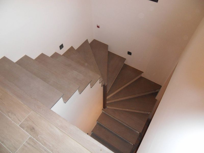 ESCALIER CHENE A SAINT MAXIMIN DANS LE VAR