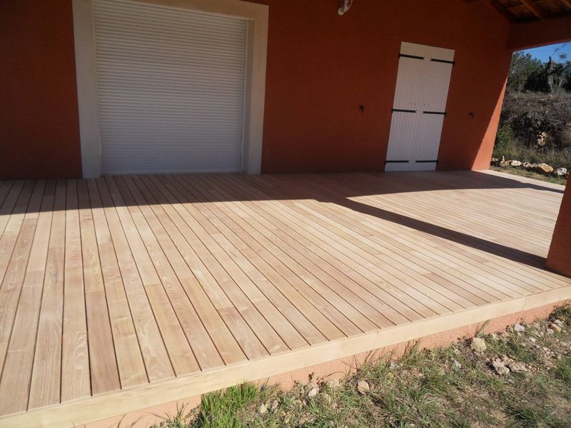 TERRASSE BOIS DANS LE  VAR