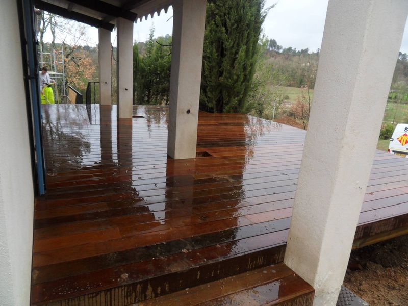TERRASSE BOIS DANS LE VAR