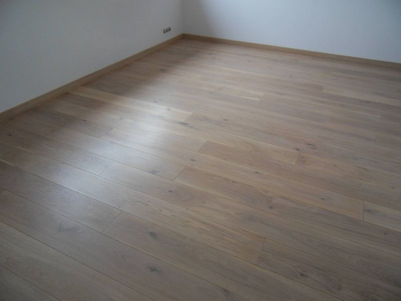 PARQUET CHENE A MONTFORT DANS LE VAR
