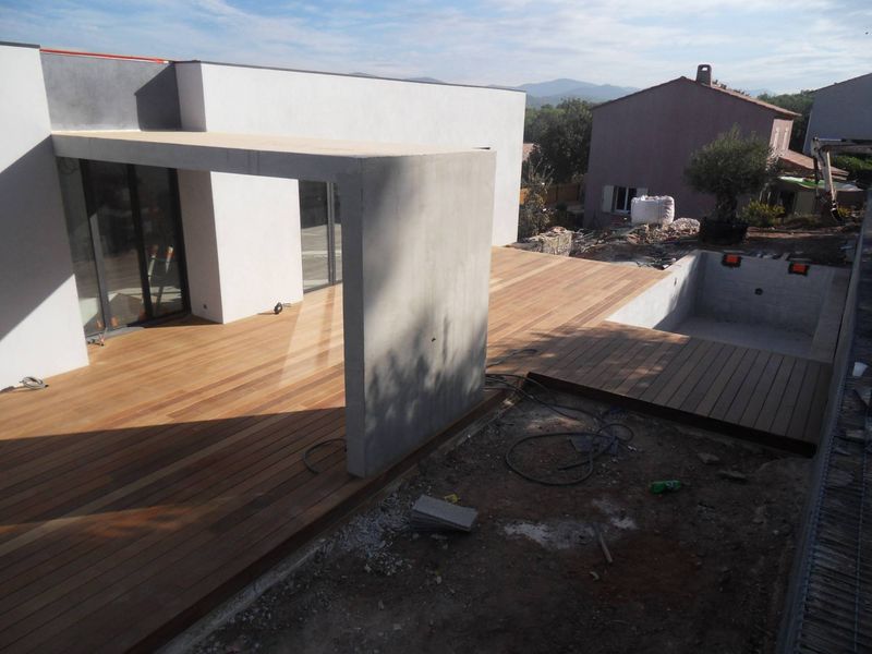 TERRASSE BOIS IPE A CUERS A PROXIMITE DE PIERREFEU