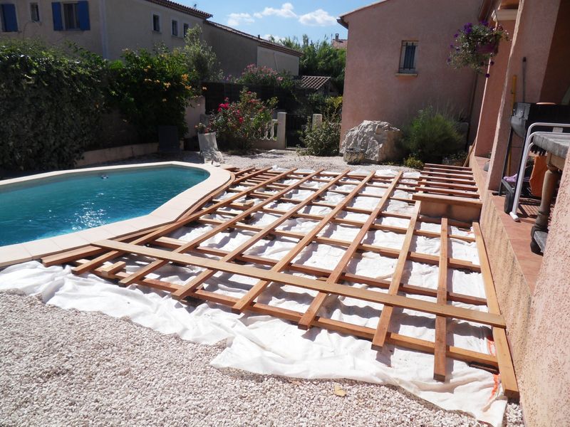 TERRASSE SUR TERRAIN NATUREL